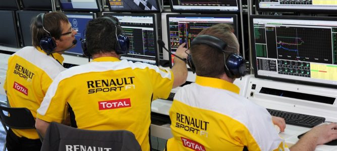 Renault pasa los 'crash test' de la FIA y calienta motores para su regreso
