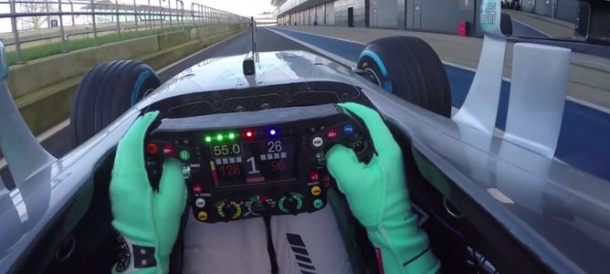 Rosberg y Hamilton estrenan el nuevo Mercedes-Benz F1 W07 Hybrid en Silverstone