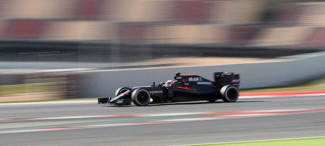 Jenson Button acaba su día antes de lo esperado por un fallo hidráulico