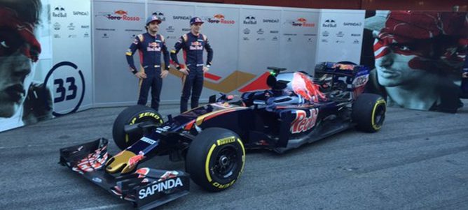 Toro Rosso presenta el STR11 definitivo en Barcelona