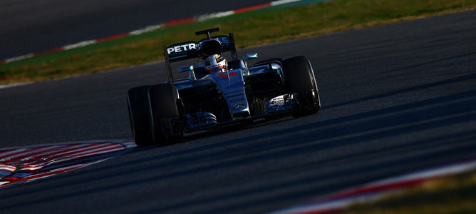 Dieter Zetsche molesto con las recientes criticas de Ecclestone a la F1