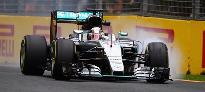 Lewis Hamilton líder en unos libres 2 del GP de Australia descafeinados por culpa de la lluvia