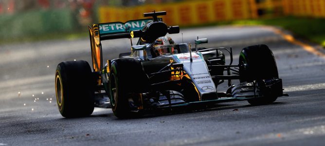 Lewis Hamilton: "Han sido sesiones bastante constructivas"
