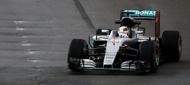 Mercedes y Lewis Hamilton siguen líderes en la primera simulación de clasificación de la temporada