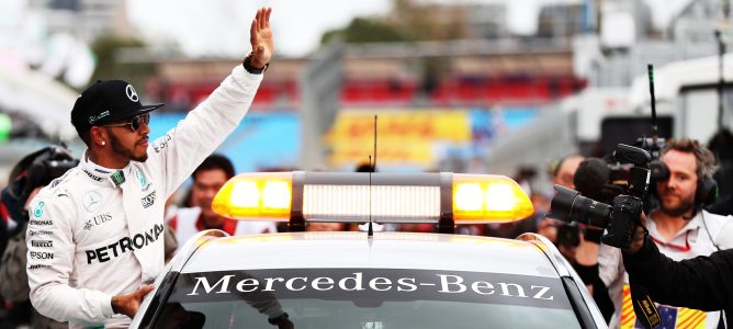 Lewis Hamilton tras su 50ª pole: "Tengo que quitarme el sombrero con el equipo"