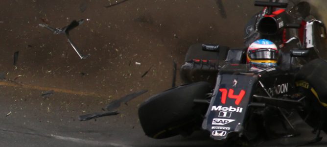 Fernando Alonso tras salir ileso del GP: "El coche quedó prácticamente destruido por completo"