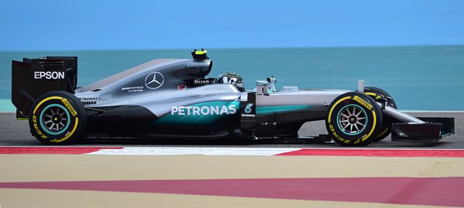 Nico Rosberg sigue al frente en los Libres 1 del GP de Baréin 2016