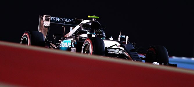 Nico Rosberg sigue sin rival en los Libres 2 del GP de Baréin