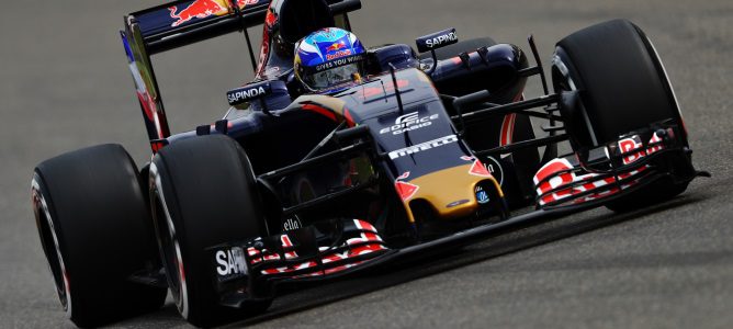 Kimi Räikkönen toma el mando y marca el mejor tiempo en los L2 del GP de China 2016