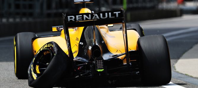 Kevin Magnussen: "El fallo de la suspensión ha sido la causa del pinchazo"