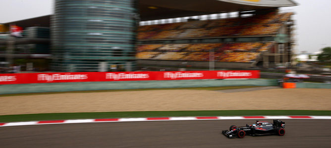 Fernando Alonso: "Creo que los dos McLaren habrían estado hoy con cierta comodidad en la Q3"
