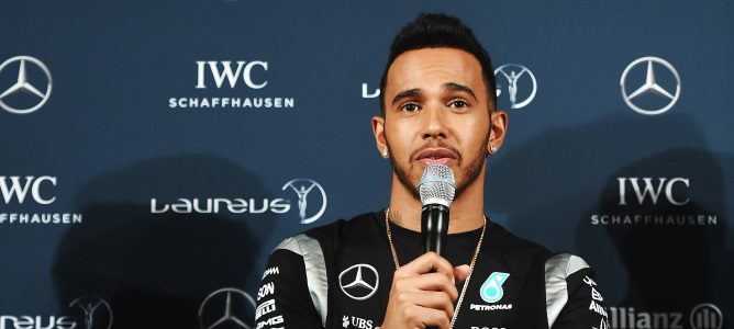 Lewis Hamilton piensa en remontar: "La adversidad es parte del viaje"