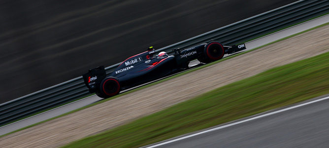 Jenson Button admite que es necesario un nuevo enfoque con el motor Honda para 2017