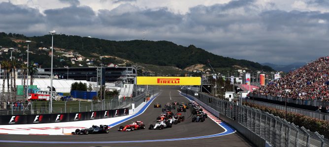 Nico Rosberg domina, Vettel abandona y Alonso se estrena en el GP de Rusia 2016