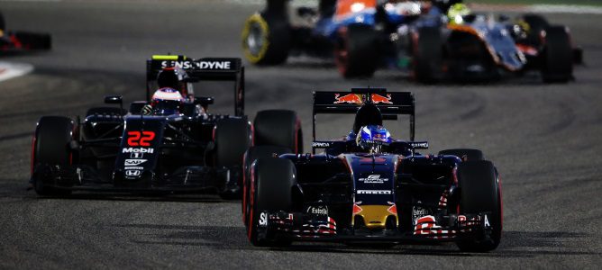 Max Verstappen salta a Red Bull como titular; Kvyat baja a Toro Rosso