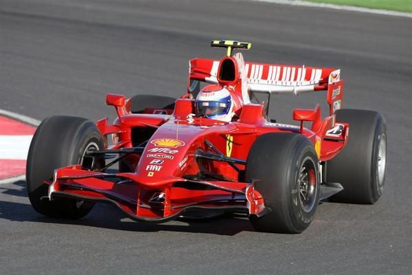 De la Rosa marca el ritmo en Portimao