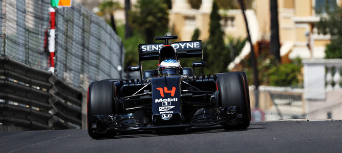 Fernando Alonso: "La carrera ha sido muy dura: un error te mandaba contra los muros"