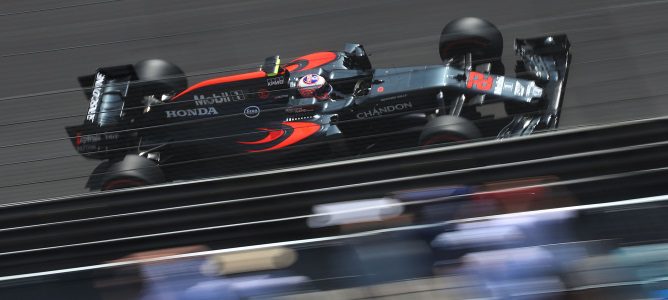 Fernando Alonso y Jenson Button rodarán con nuevo turbo Honda en Canadá