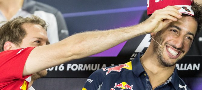 Sebastian Vettel habla sobre compartir equipo con Daniel Ricciardo