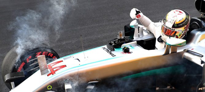 Lewis Hamilton, desesperado en carrera por la falta de potencia: "Esto es ridículo"