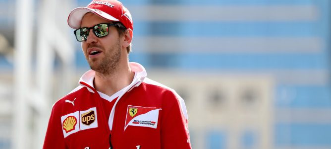 Sebastian Vettel, sobre las restricciones por radio: "Me parece de risa"