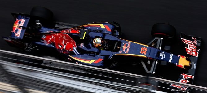 Helmut Marko: "Si Ferrari paga por Sainz, podríamos hablar sobre ello"