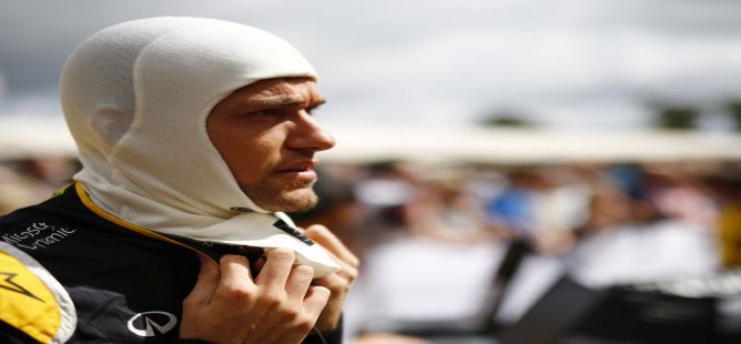 Jolyon Palmer apoya las restricciones de radio de la FIA