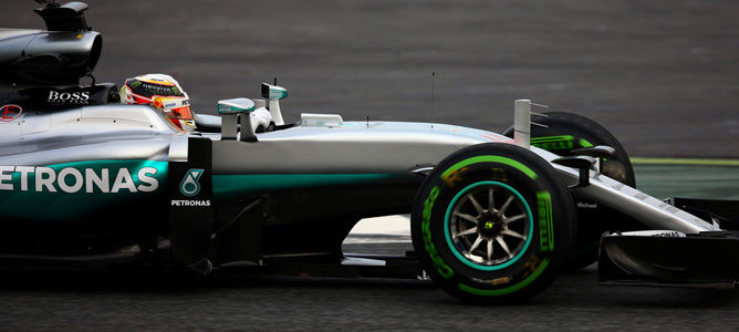 Pole de Lewis Hamilton en condiciones cambiantes en el Red Bull Ring