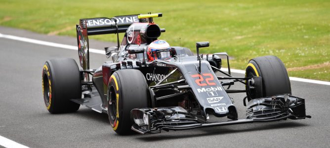 Jenson Button: "Iremos con una carga aerodinámica alta a Hungría"