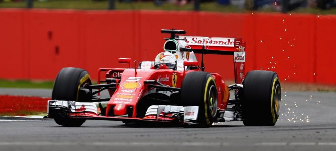 Christian Horner: "Es posible que Vettel vaya a Mercedes en 2018 si Ferrari no progresa"
