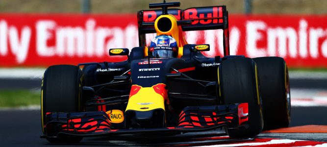 Daniel Ricciardo: "Nos gustaría estar un poco más cerca de Mercedes"