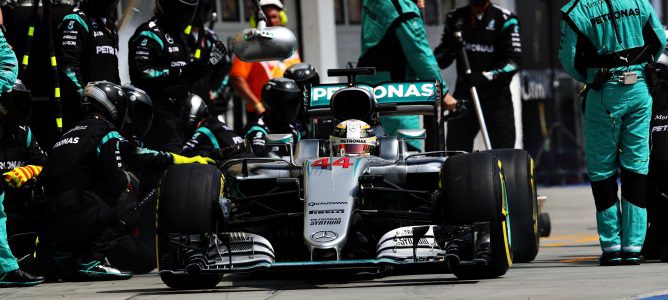 Hamilton sobre Rosberg: "Perder una décima no es estar preparado para detenerse"