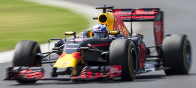 Christian Horner: "El motor Renault está 47 caballos por detrás de Mercedes"