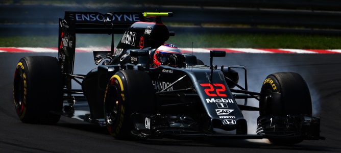 McLaren coloca a su chasis entre los 3 mejores de la parrilla