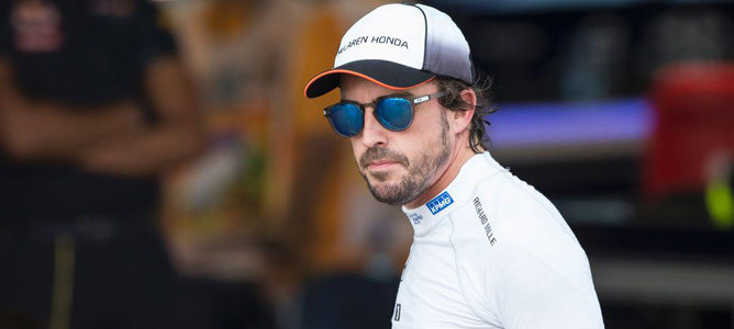 Fernando Alonso: "Con un cambio de reglamento se puede alcanzar más rápido a los Mercedes"