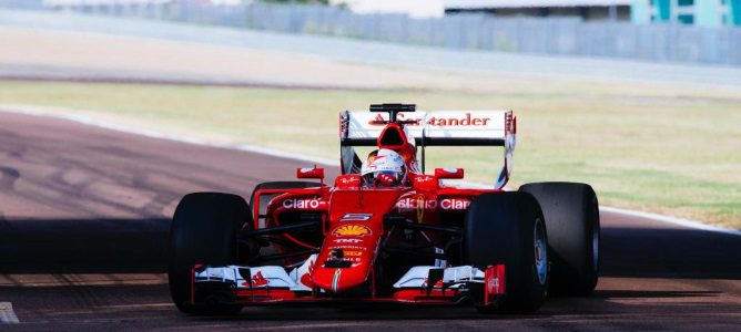 Sebastian Vettel estrena los neumáticos de 2017 en el circuito de Fiorano