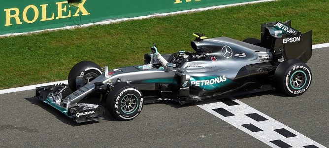 Nico Rosberg sale indemne y triunfa en un caótico GP de Bélgica 2016
