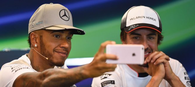 Lewis Hamilton: "La F1 no sería lo mismo si Fernando Alonso se marcha el año que viene"