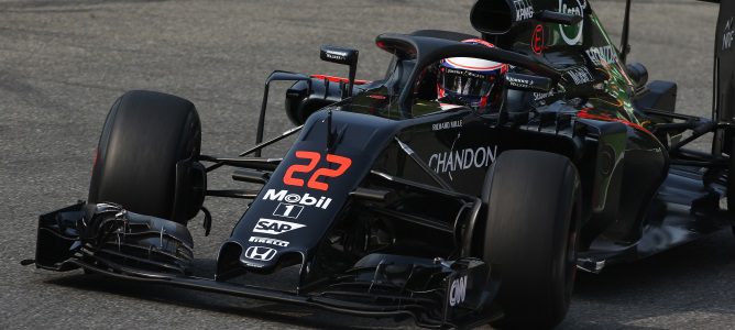 Alonso y Hamilton rodarán con el halo en los entrenamientos de Singapur