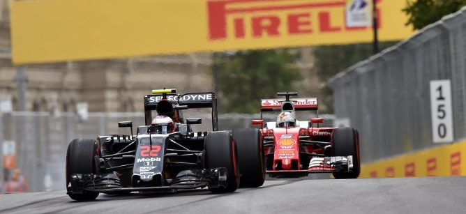 Jenson Button: "Podríamos estar peleando con Ferrari a final de año"