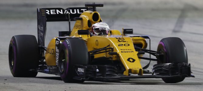 Kevin Magnussen completó la carrera de Singapur sin beber agua