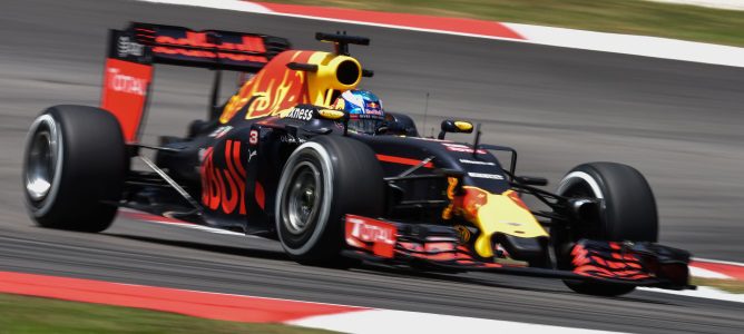 Daniel Ricciardo: "El nuevo asfalto ofrece más adherencia"