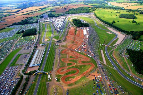 Donington defiende su proyecto