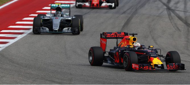 Paddy Lowe: "No sabemos qué ocurrirá este fin de semana"