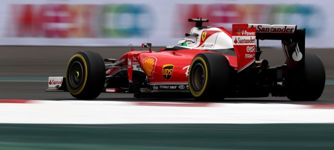 Un enfadado Sebastian Vettel lidera por milésimas los Libres 2 del GP de México 2016