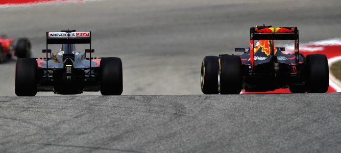McLaren y Red Bull podrían cambiar de suministrador de combustible