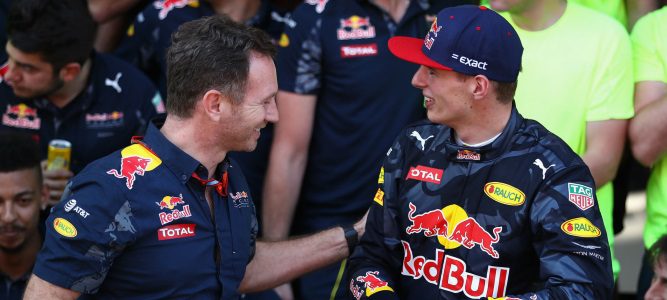 Horner responde a Wolff: "Que Rosberg luche por el título no es asunto de Verstappen"