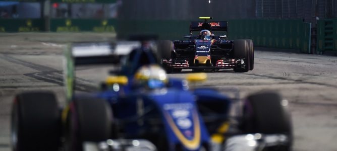 Franz Tost no entiende la decisión de Sauber de llevar motores 2016 en 2017