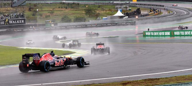 Carlos Sainz brilla bajo la lluvia: "¡Vaya carrera! ¡Estoy súper feliz!"