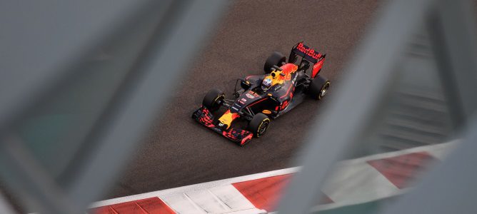 Daniel Ricciardo: "Mercedes está por delante, pero no demasiado"